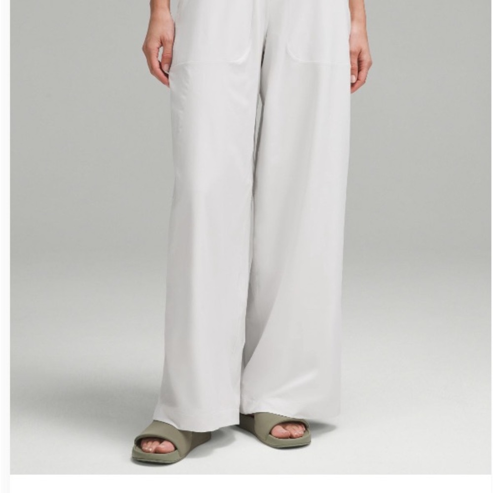 Lululemon wide leg lined bone colour Pants